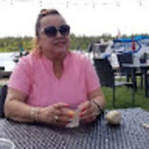 Meet your Posher, Amparo